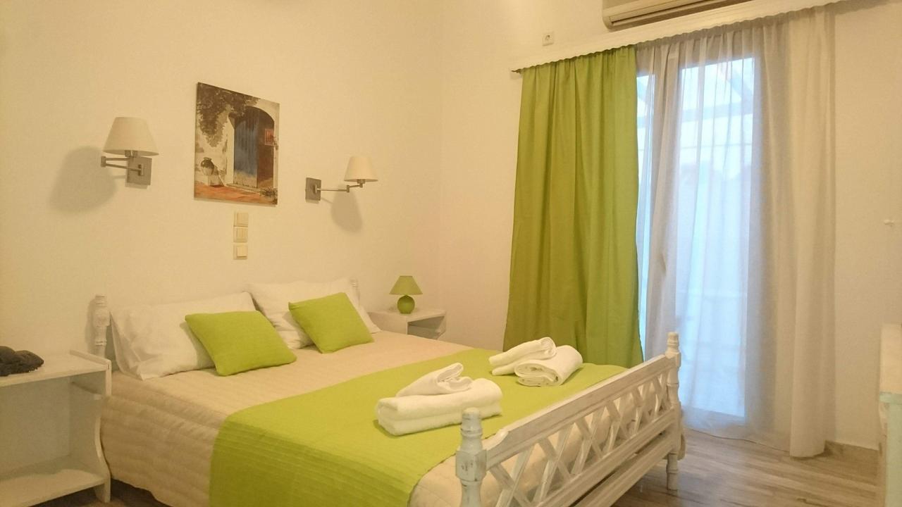 Ino Hotel Kamári Buitenkant foto