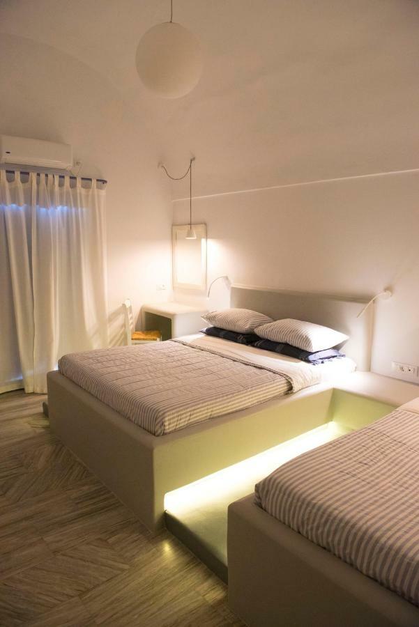 Ino Hotel Kamári Buitenkant foto