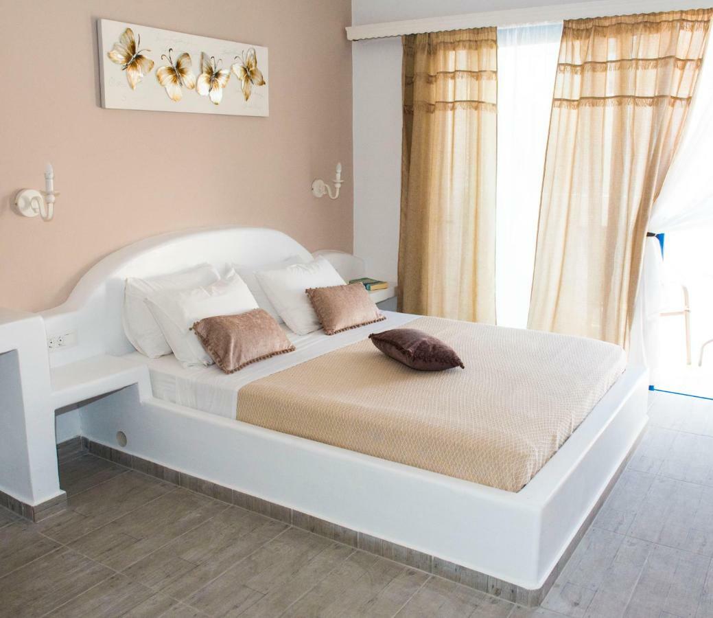 Ino Hotel Kamári Buitenkant foto