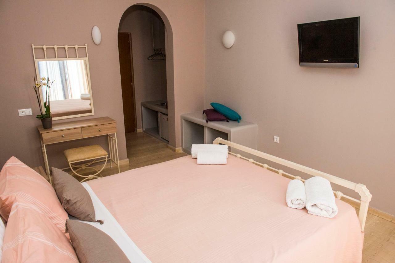 Ino Hotel Kamári Buitenkant foto